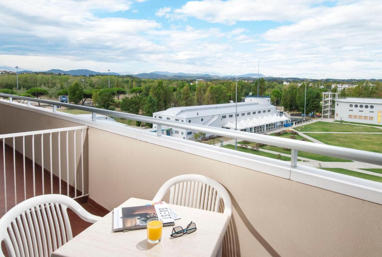Hotel Cormoran Cattolica Esterno foto