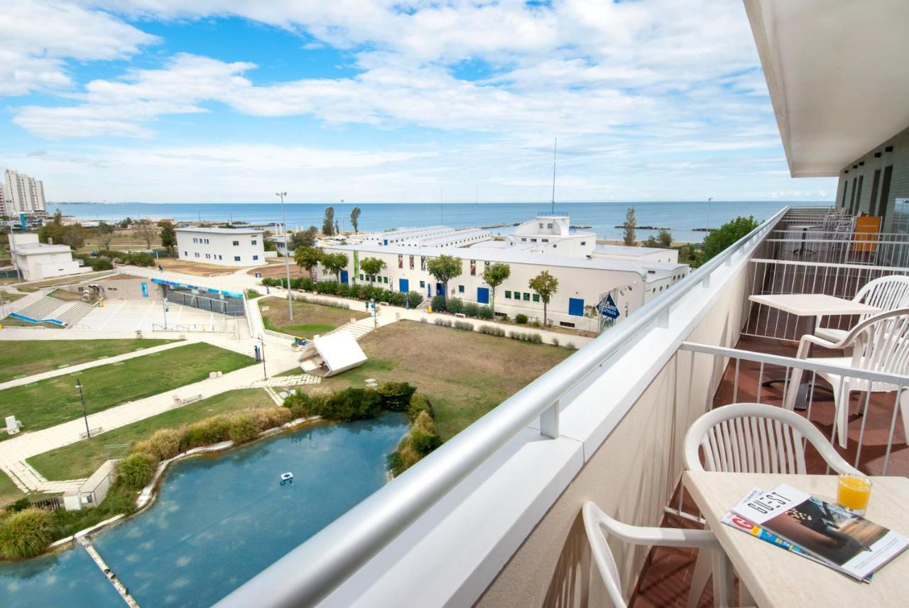Hotel Cormoran Cattolica Esterno foto