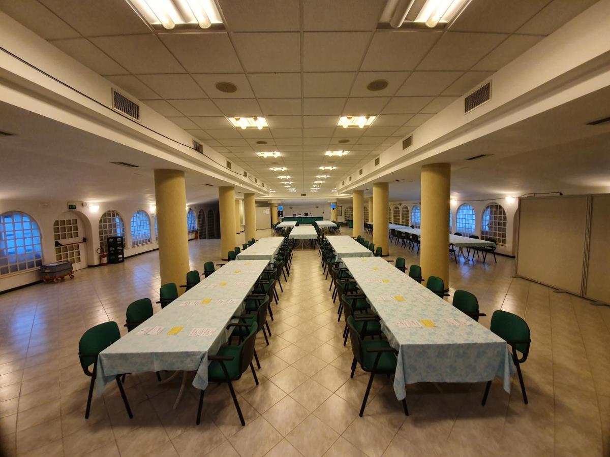 Hotel Cormoran Cattolica Esterno foto