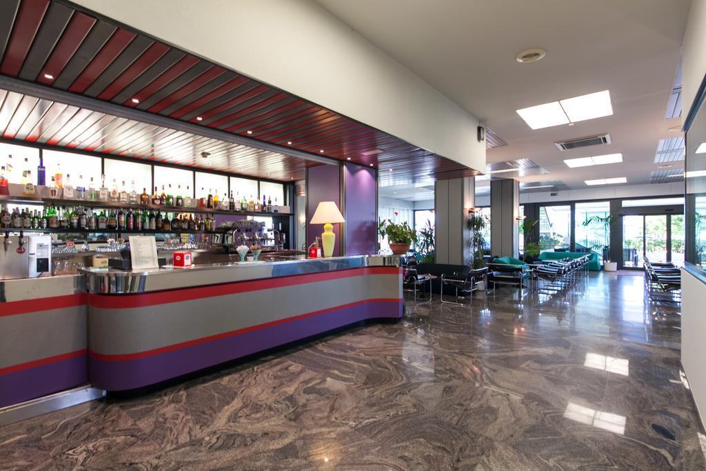 Hotel Cormoran Cattolica Esterno foto