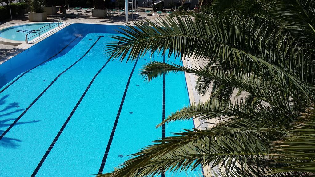 Hotel Cormoran Cattolica Esterno foto